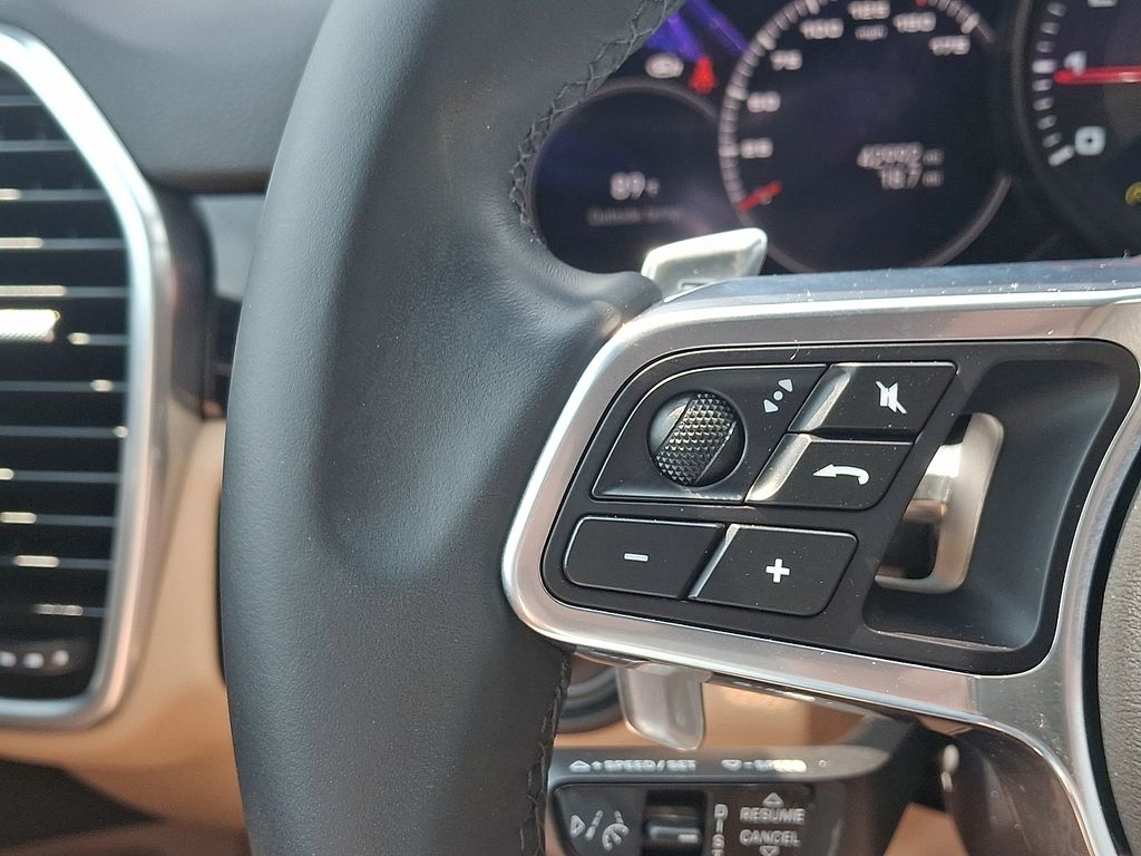 Thumbnail: 2023 Porsche Cayenne - 26