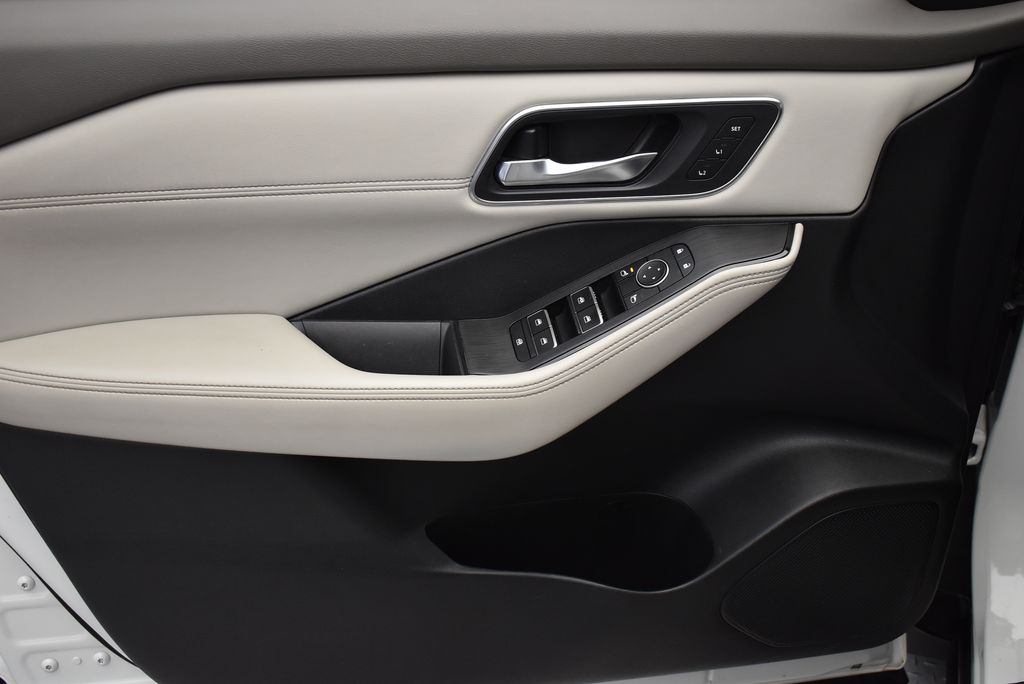 Thumbnail: 2021 Nissan Rogue - 10