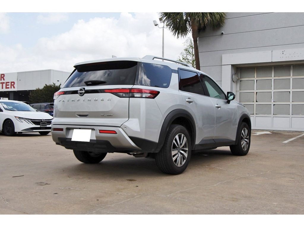 2025 Nissan Pathfinder SL - 3