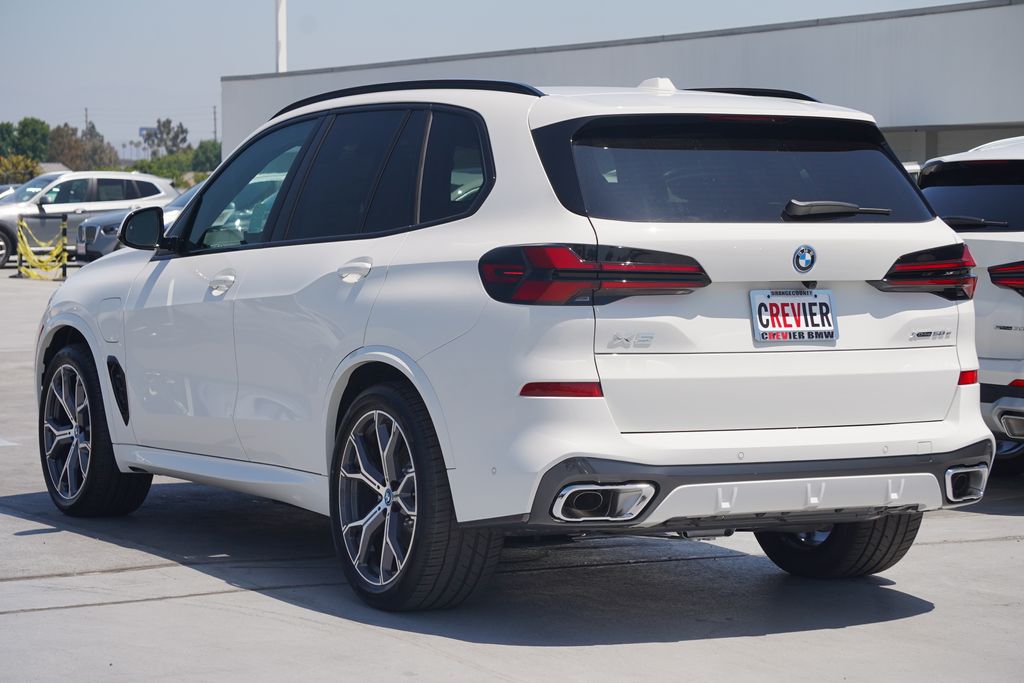 2025 BMW X5 xDrive50e 8