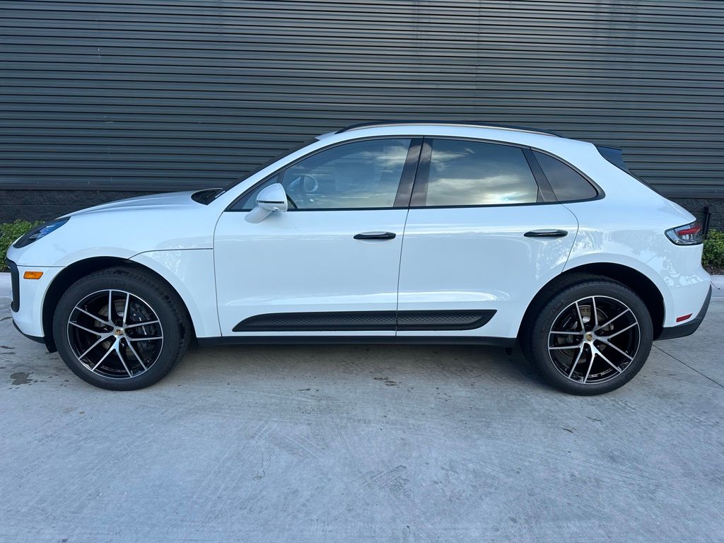 2025 Porsche Macan  2