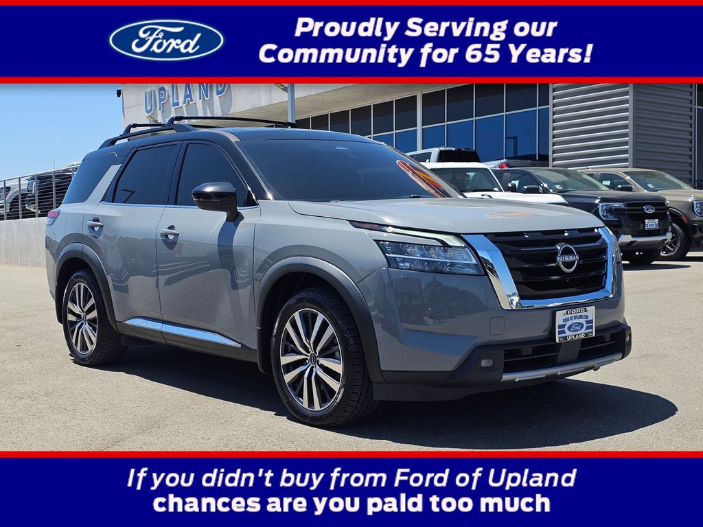 Solid Gray/Super Black 2022 Nissan Pathfinder SUV / Crossover Front-Wheel Drive 9-Speed Automatic