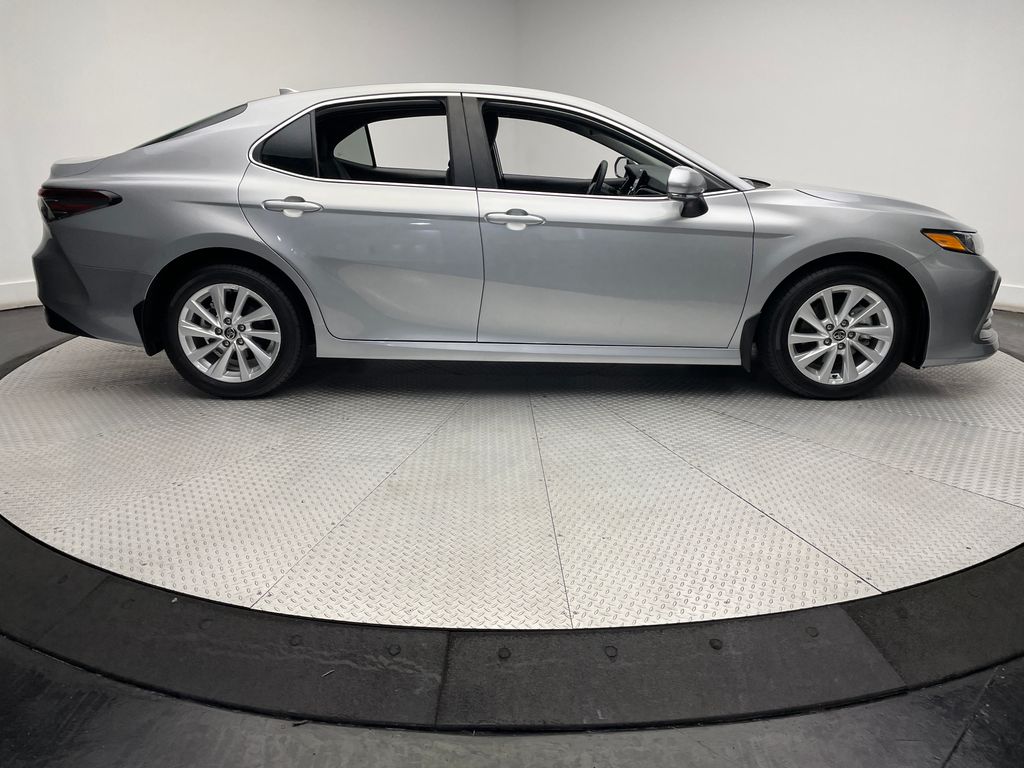 2024 Toyota Camry LE 4