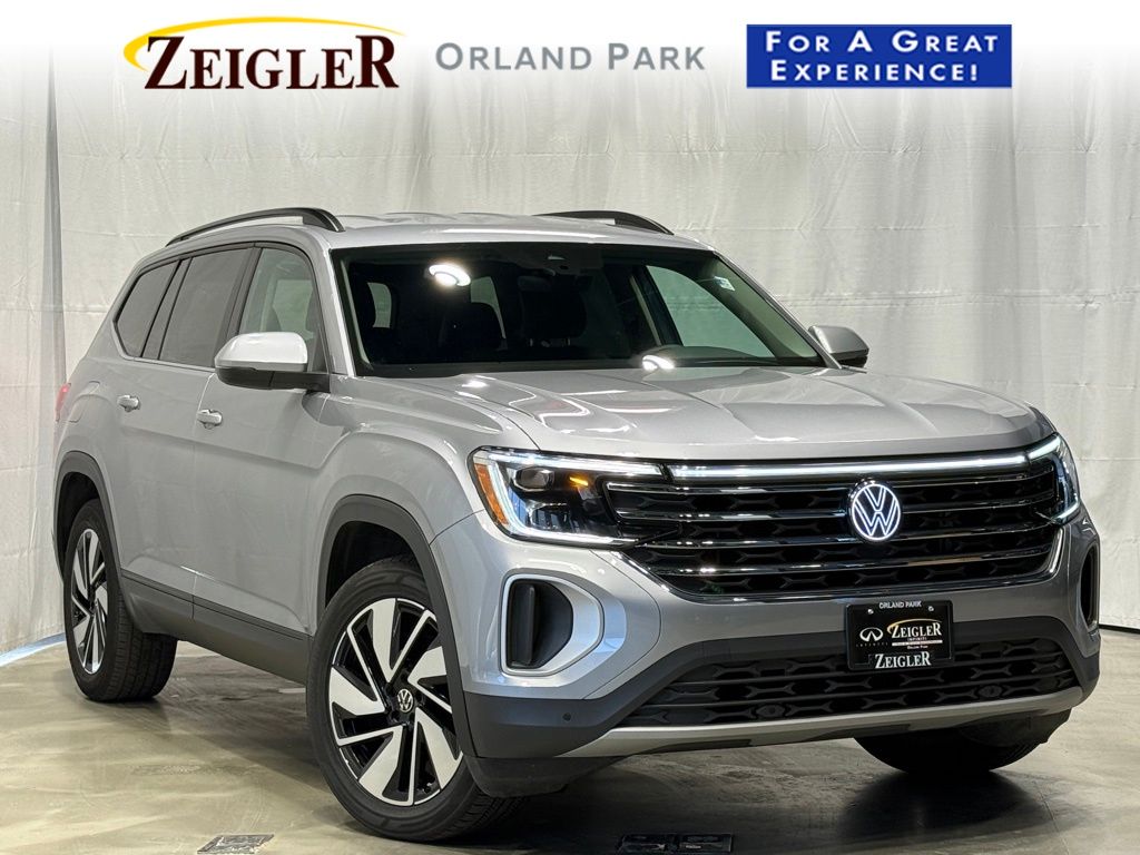 Silver Mist Metallic 2024 Volkswagen Atlas SUV / Crossover All-Wheel Drive 8-Speed Automatic