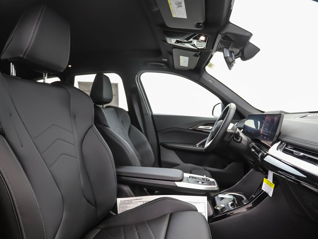 2025 BMW X1 xDrive28i 29