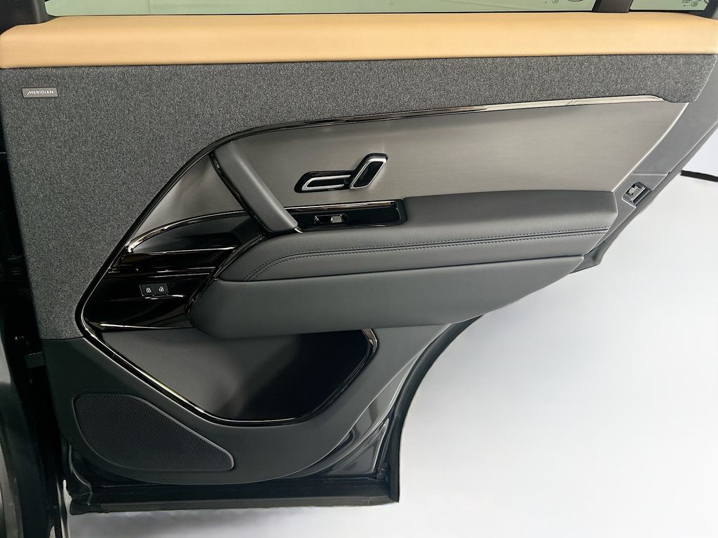 Thumbnail: 2026 Land Rover Range Rover Sport - 26