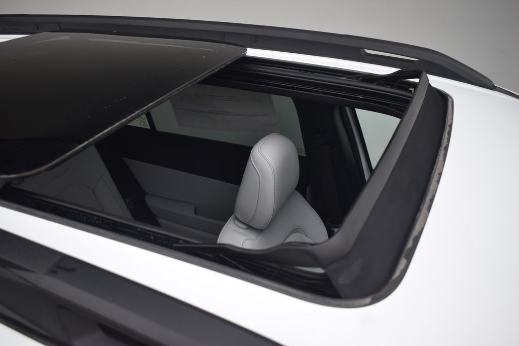 new 2026 Jeep Cherokee car, priced at $42,762