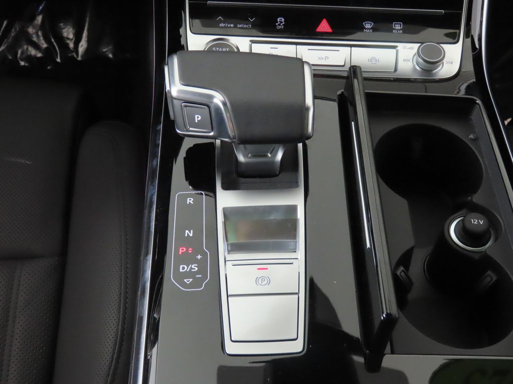 Thumbnail: 2025 Audi A8 - 23