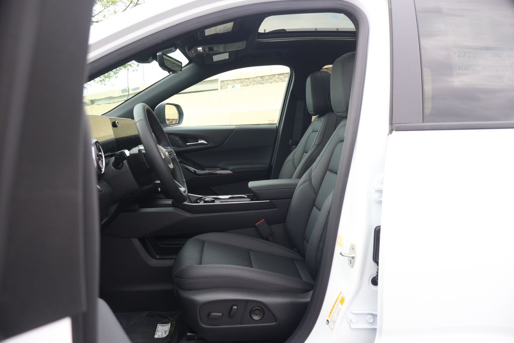 Thumbnail: 2026 Chevrolet Equinox - 14