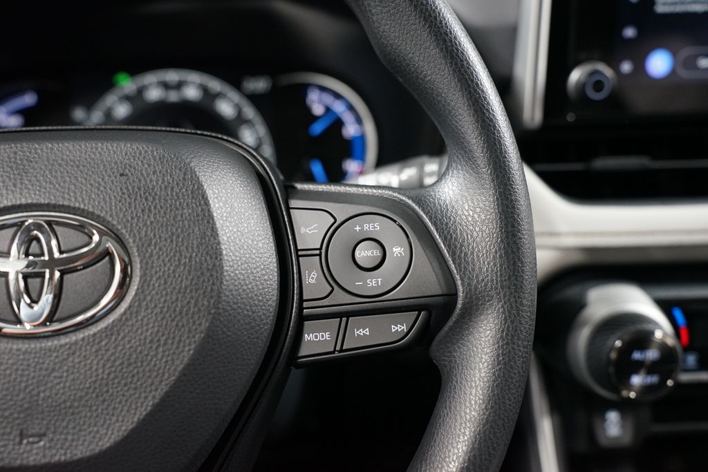 Thumbnail: 2025 Toyota RAV4 - 13