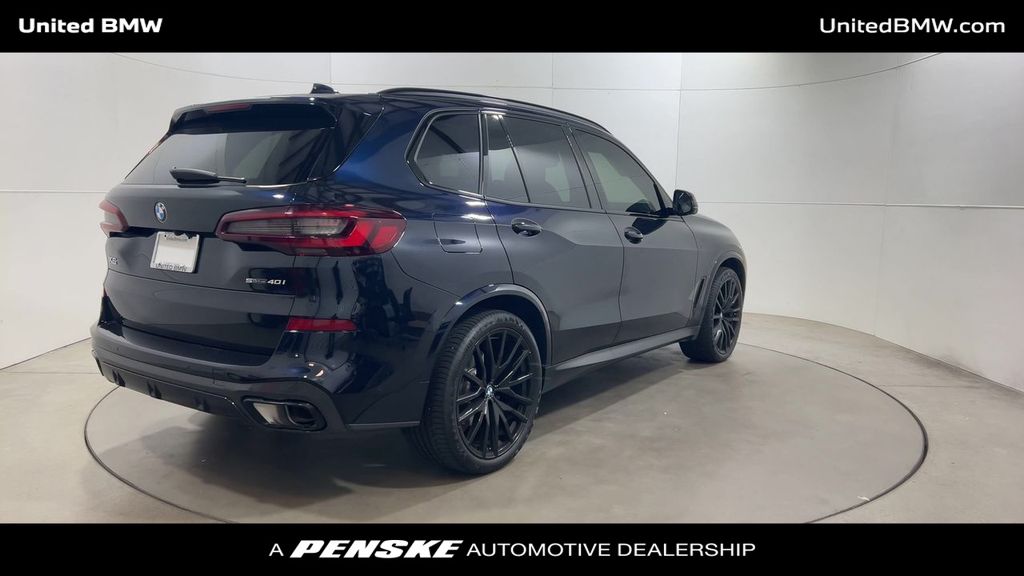 2023 BMW X5 sDrive40i 8