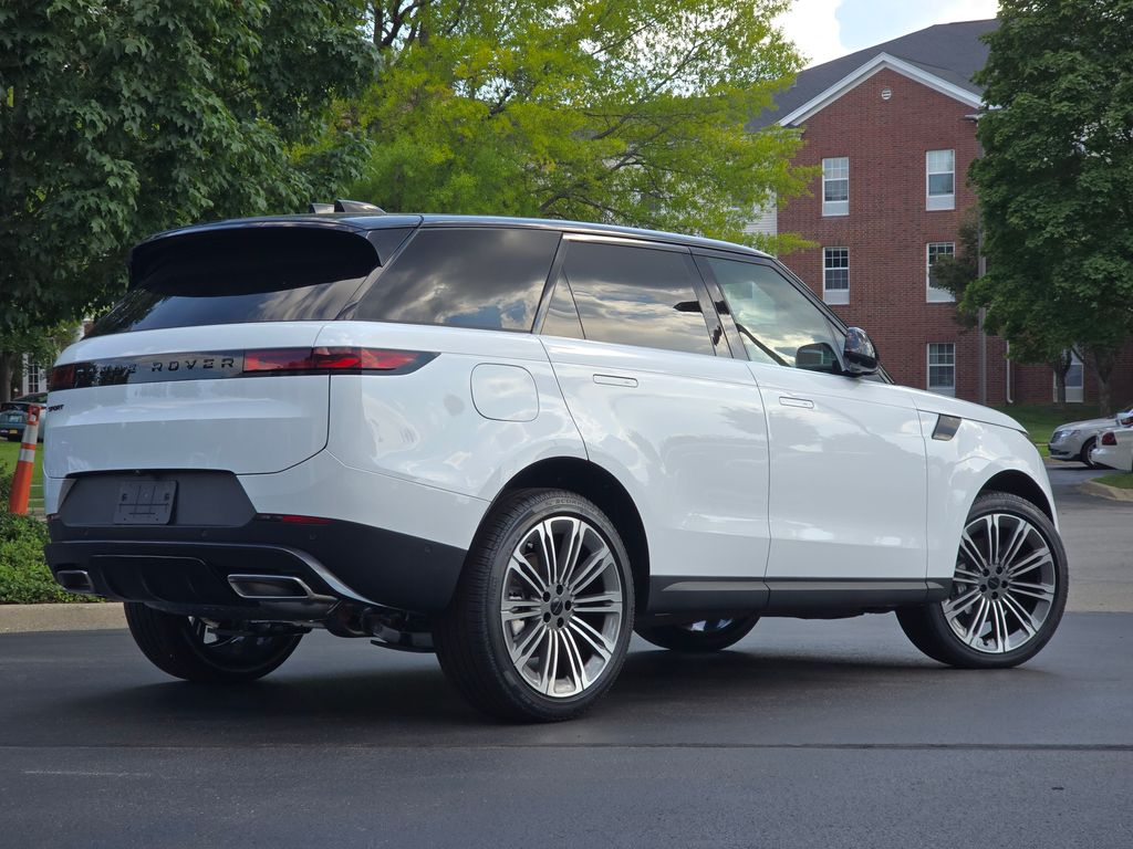 New 2026 White Land Rover SE image 5