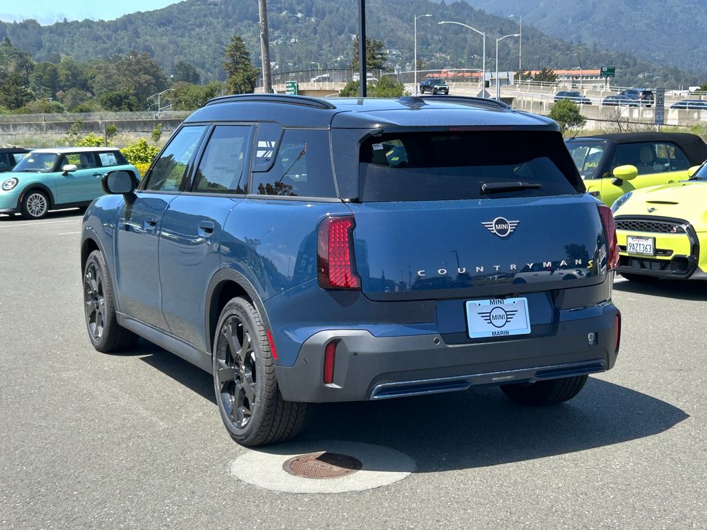 2025 MINI Cooper Countryman Signature 3