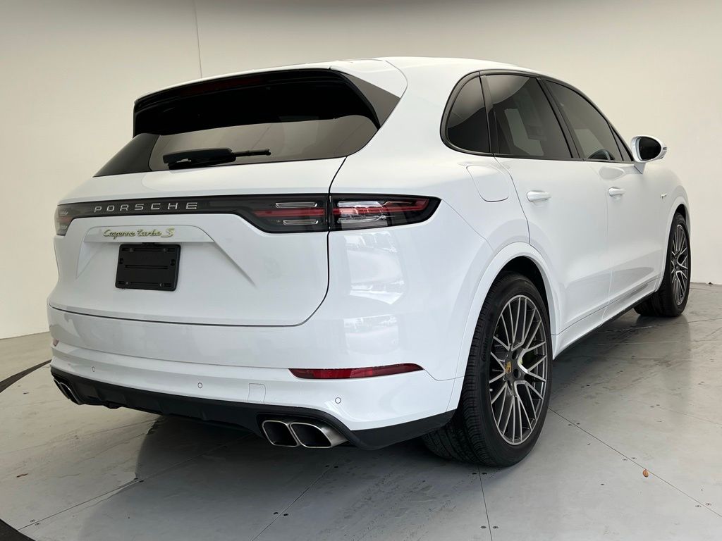 Thumbnail: 2023 Porsche Cayenne - 22