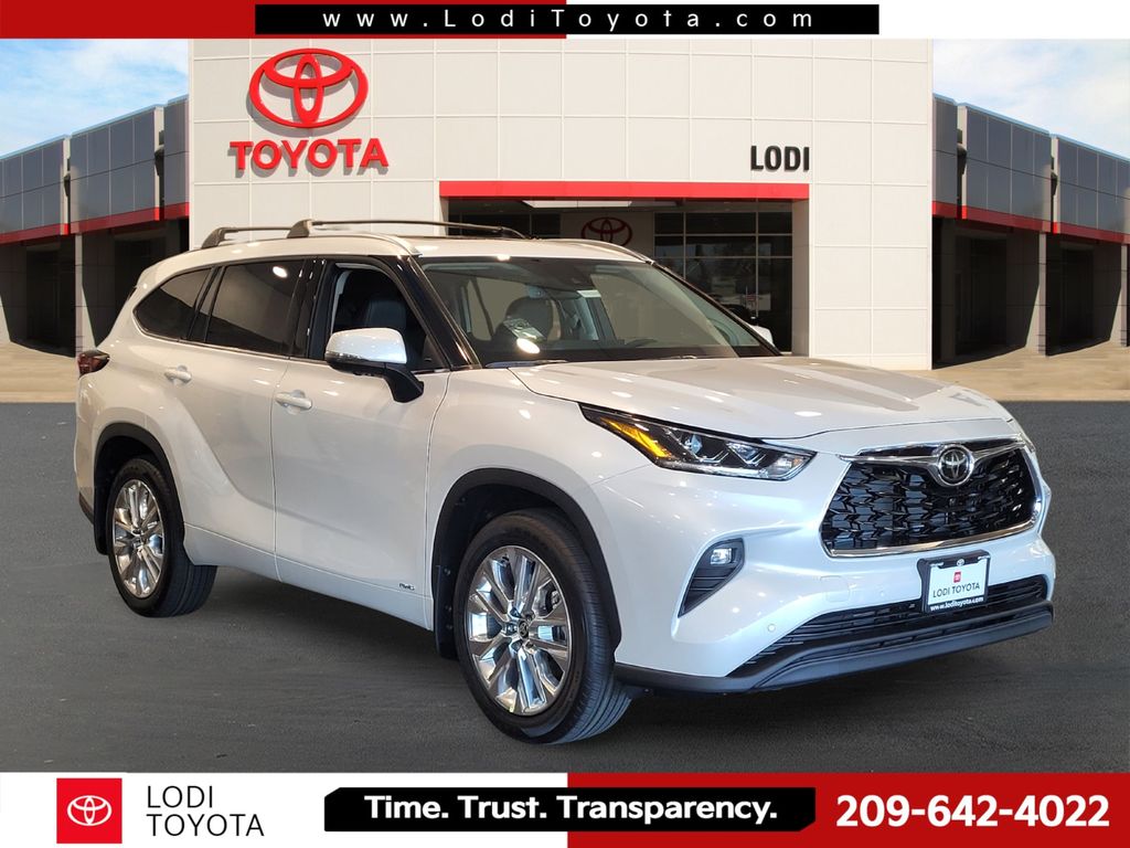Pearl 2026 Toyota Highlander Hybrid SUV / Crossover All-Wheel Drive Continuously Variable Transmission