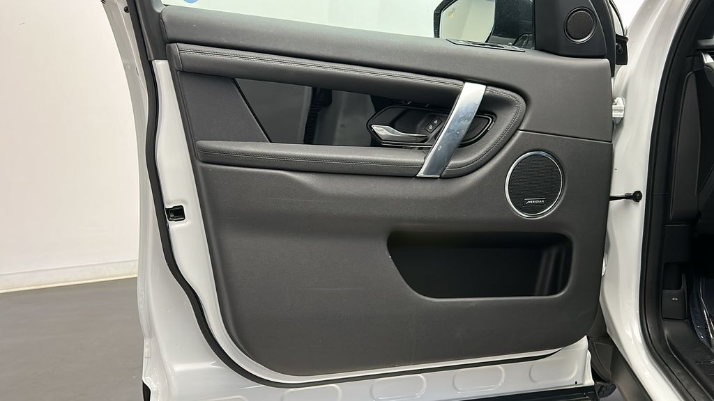 2023 Land Rover Discovery Sport S 11
