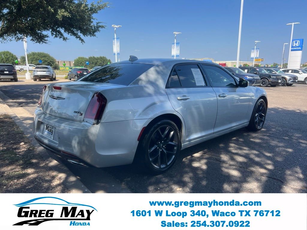 2022 Chrysler 300 S - 7