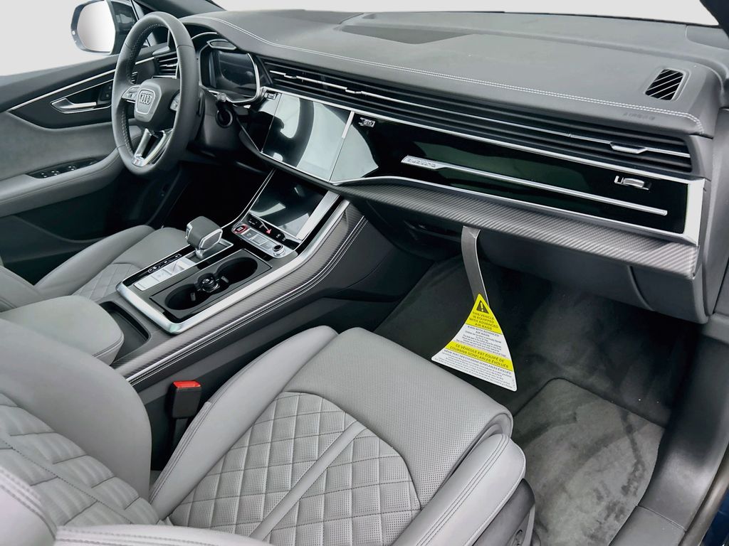 Thumbnail: 2026 Audi SQ8 - 16