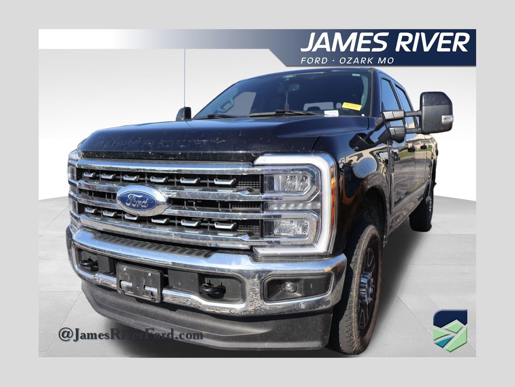 Agate Black Metallic 2024 Ford F-250 Super Duty Lariat Crew Cab 4WD Pickup Truck Four-Wheel Drive Automatic