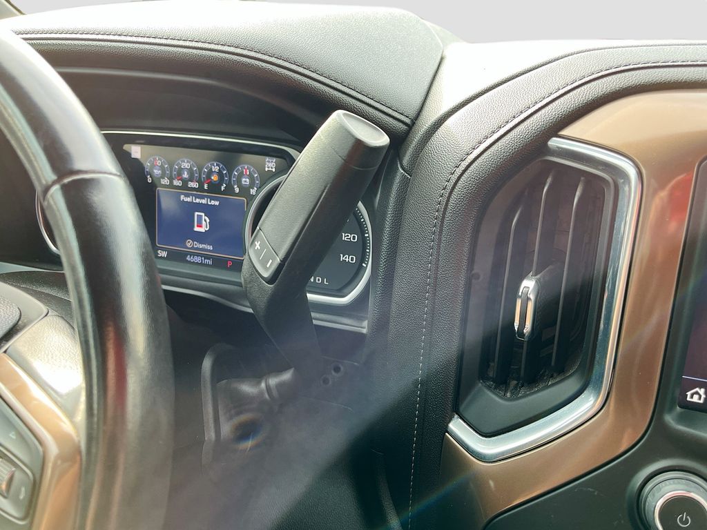 Used 2022 Summit White Chevrolet High Country image 17