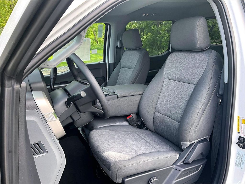 2026 Ford F-350SD — photo 10
