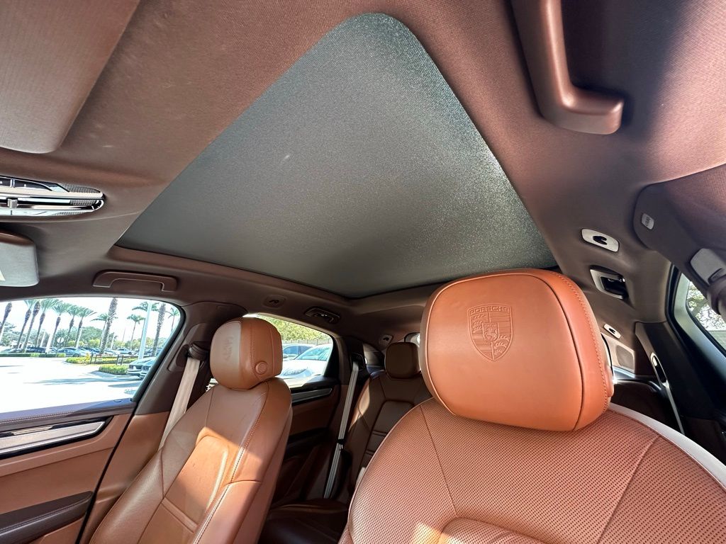 Thumbnail: 2023 Porsche  - 24