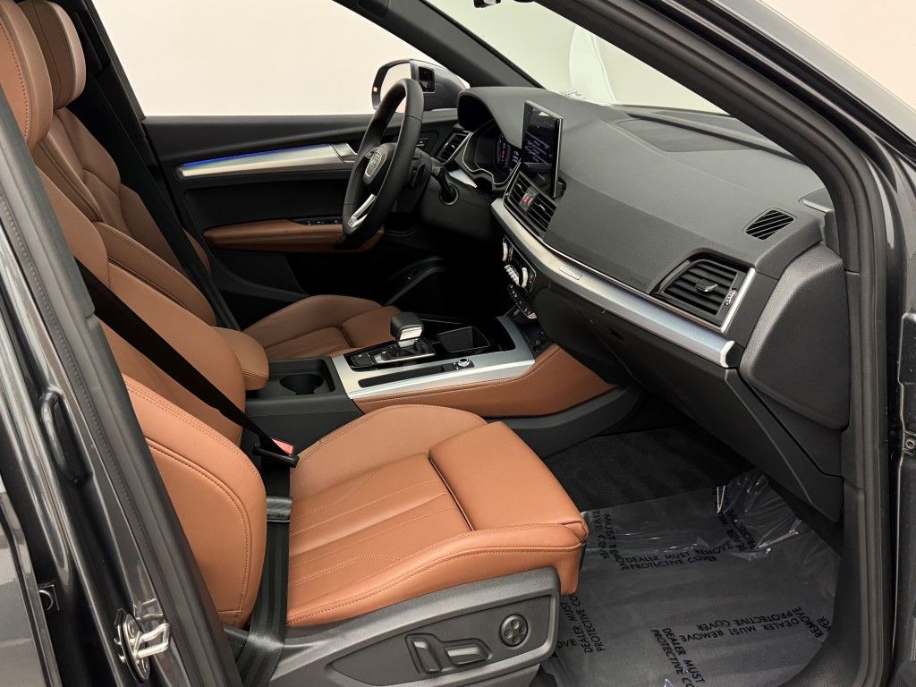 Thumbnail: 2025 Audi Q5 - 18