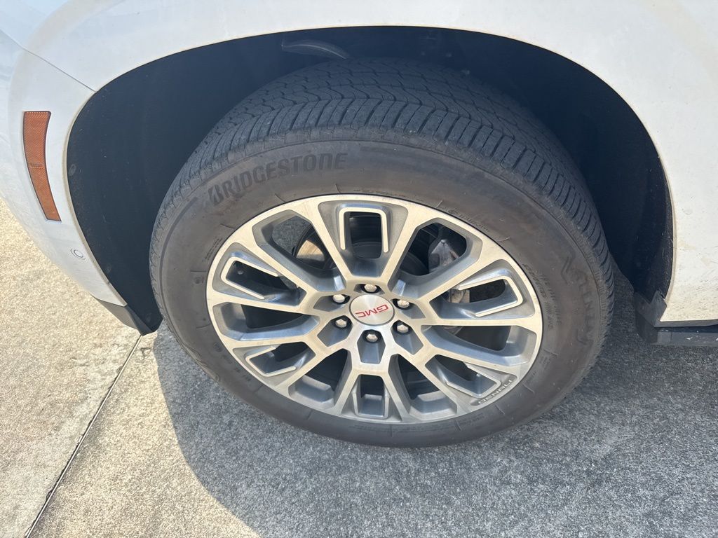 2025 Summit White GMC Yukon Denali RWD SUV