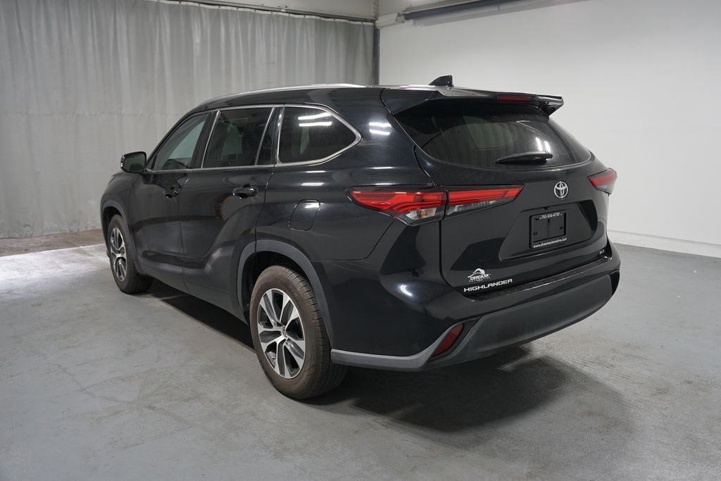 2021 Toyota Highlander XLE 4