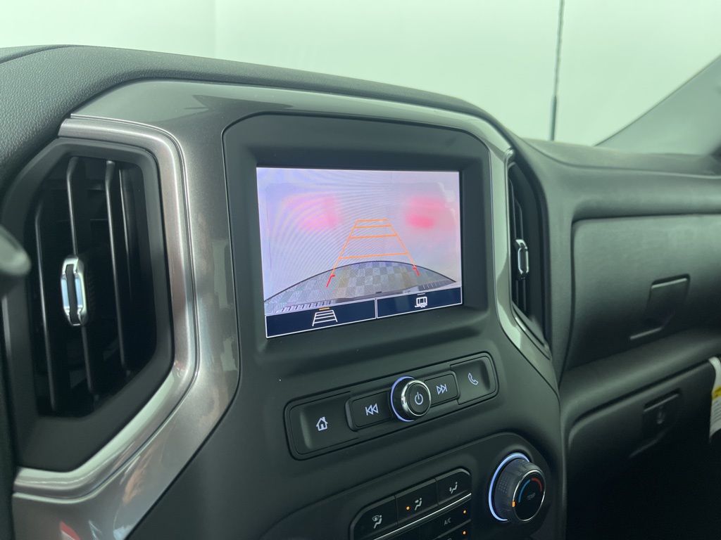 2025 Chevrolet Silverado 2500 Custom 24
