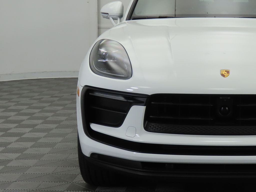 Thumbnail: 2024 Porsche Macan - 12