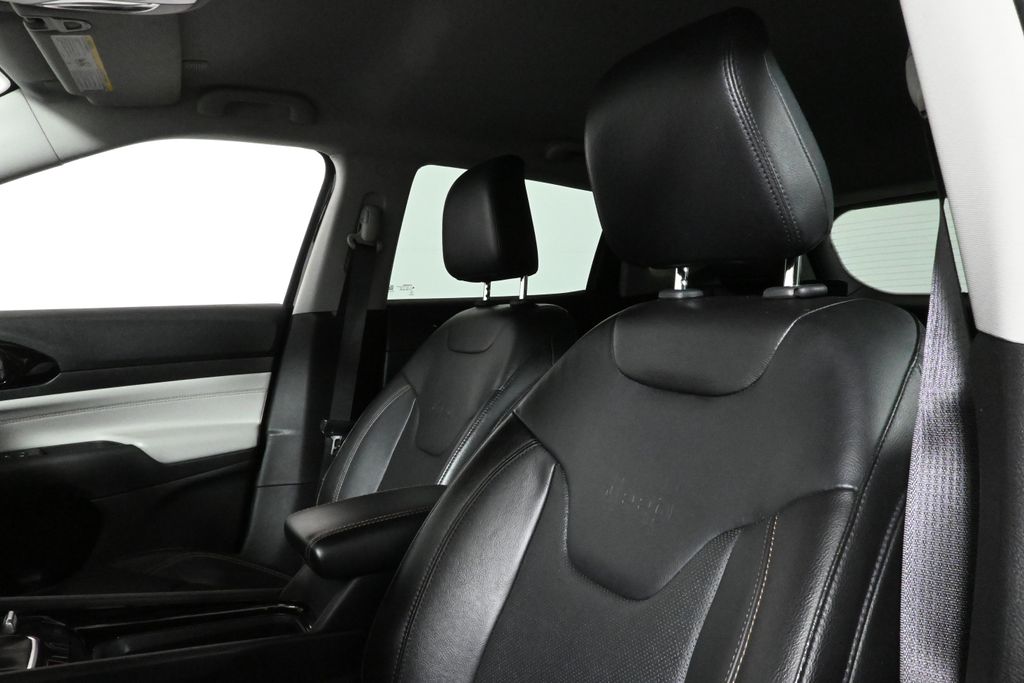 Thumbnail: 2022 Jeep Compass - 4