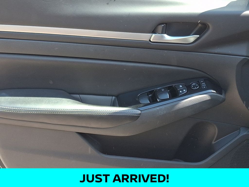 Used 2023 Nissan Altima Sedan