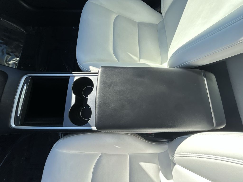 Thumbnail: 2022 Tesla Model 3 - 20