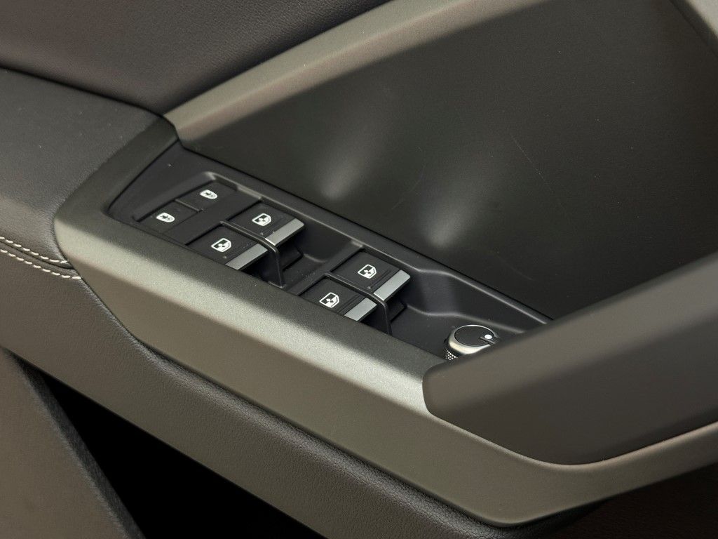 2025 Audi Q3  32