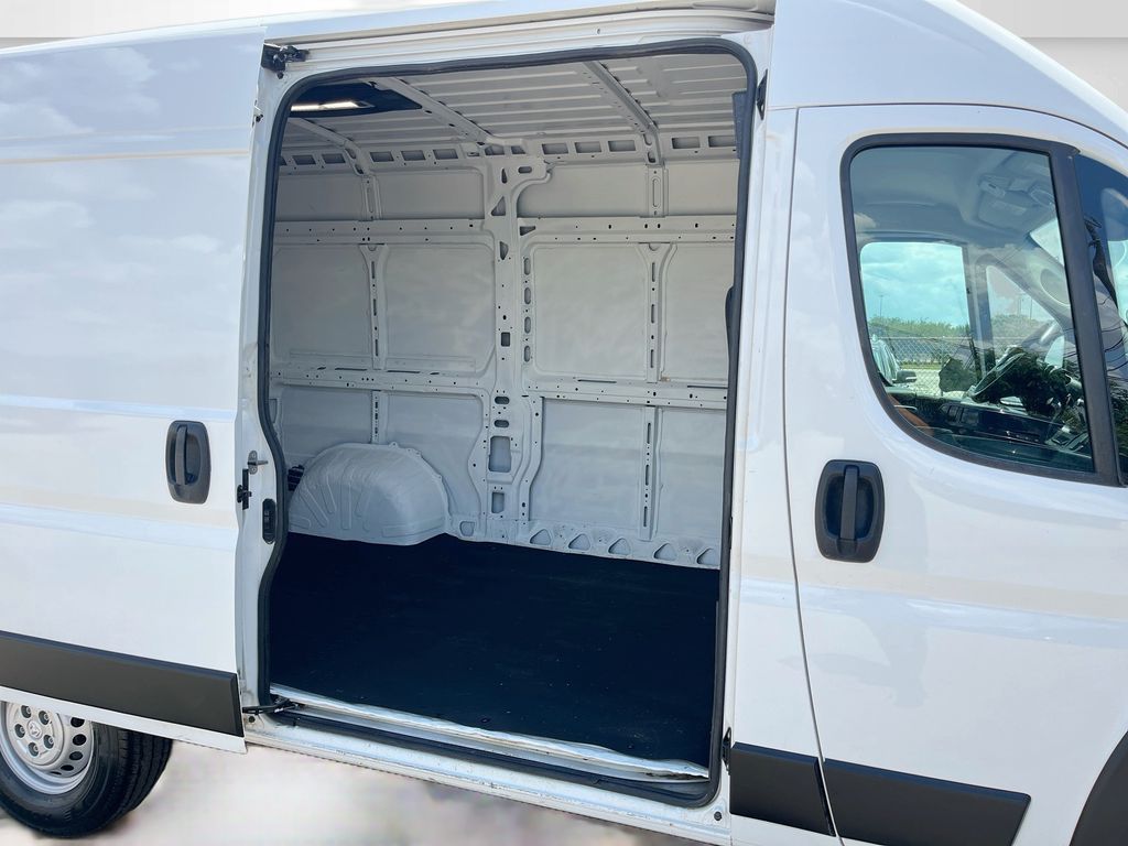 Used 2025 White Ram High Roof image 28