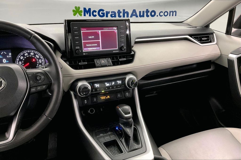 View vehicle photo 7