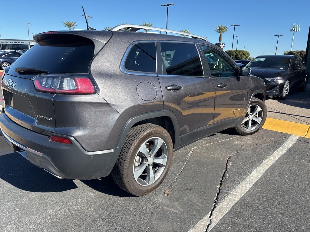 Thumbnail: 2019 Jeep Cherokee - 6