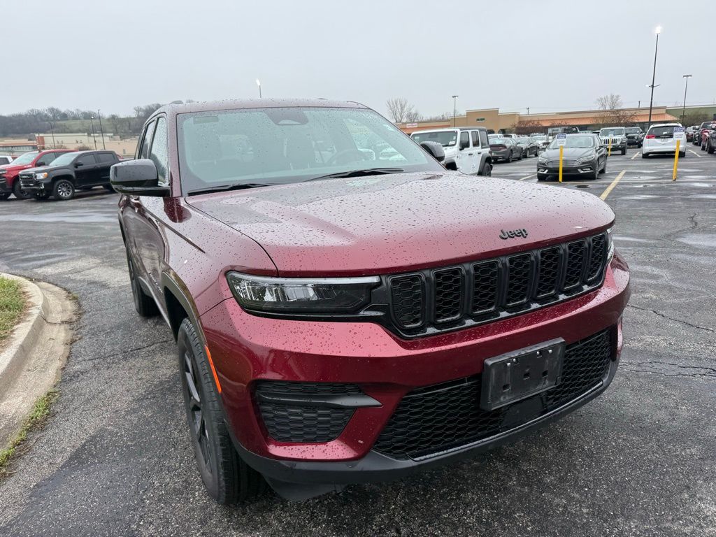 View vehicle photo 4