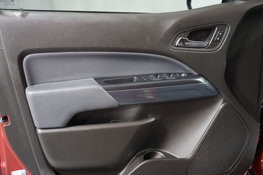 2015 Chevrolet Colorado Z71 30