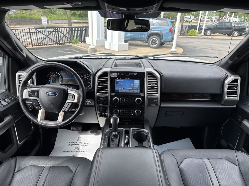 2016 Ford F-150 Platinum photo