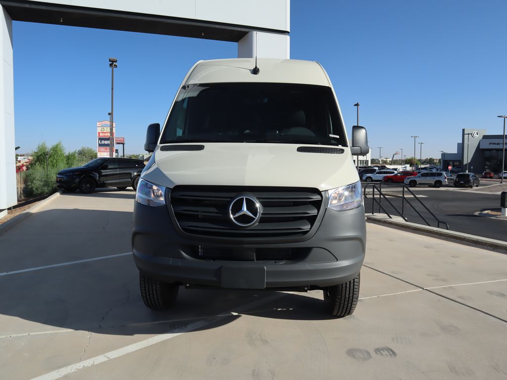 Thumbnail: 2025 Mercedes-Benz Sprinter - 2