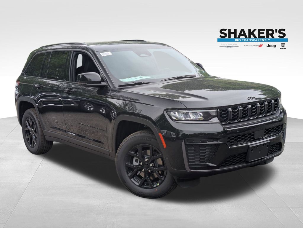 Diamond Black Crystal Pearlcoat 2026 Jeep Grand Cherokee Altitude 4WD SUV / Crossover Four-Wheel Drive 8-Speed Automatic