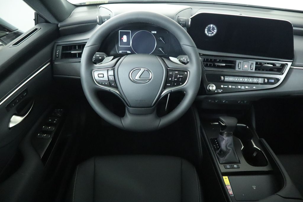 2025 Lexus ES Hybrid 300h 11