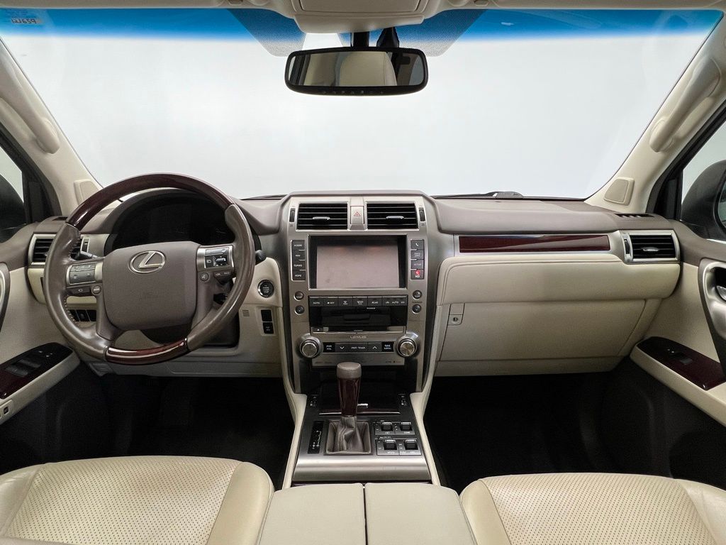 2016 Lexus GX 460 Luxury 13