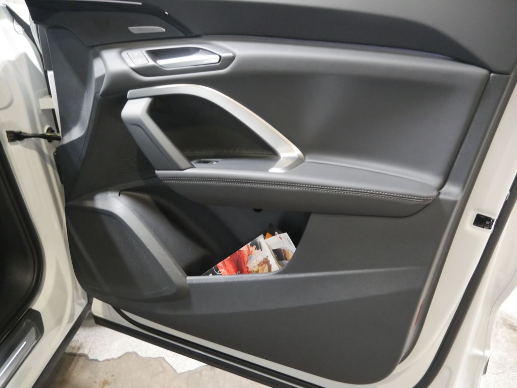 Thumbnail: 2025 Audi Q5 - 21