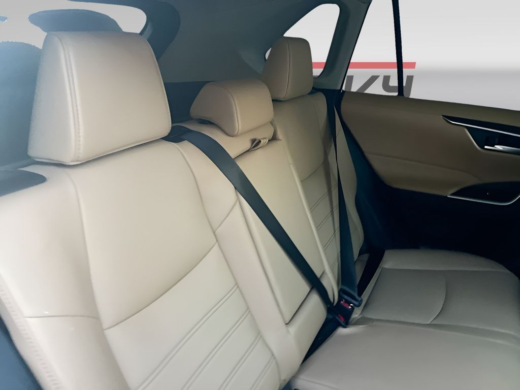 Used 2025 Beige Toyota XLE Premium image 28