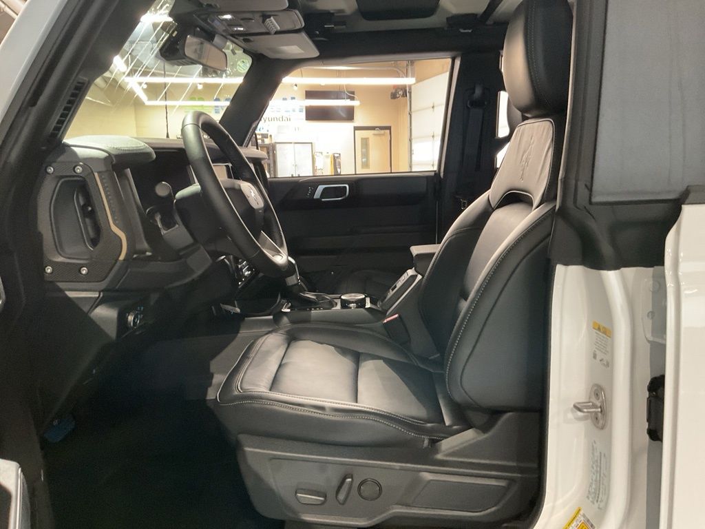 New 2025 White Ford Badlands image 8