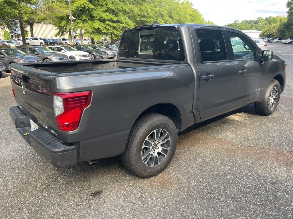 2023 Nissan Titan SV 15