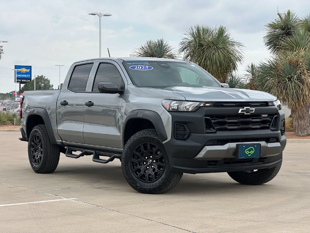 Sterling Gray Metallic 2025 Chevrolet Colorado Pickup Truck Four-Wheel Drive 8-Speed Automatic
